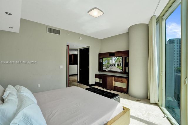 333 Las Olas Way 1608, Fort Lauderdale, FL 33301