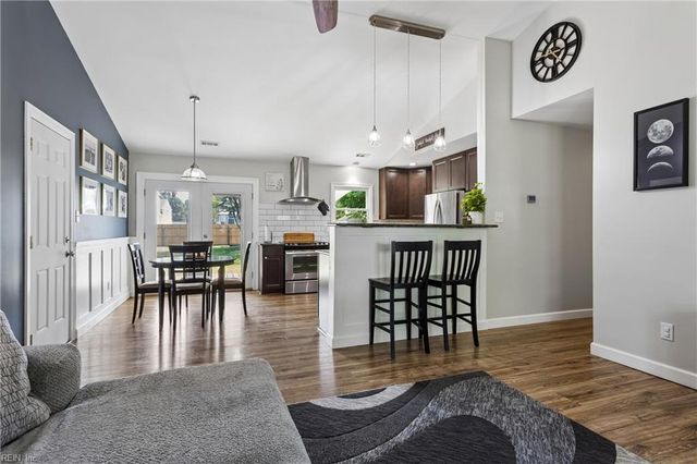 118 Lambert LN, Newport News, VA 23602