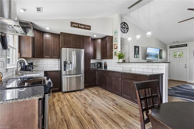 118 Lambert LN, Newport News, VA 23602