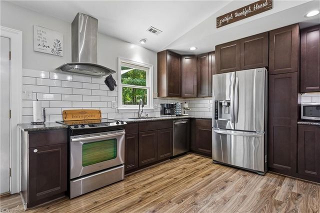 118 Lambert LN, Newport News, VA 23602
