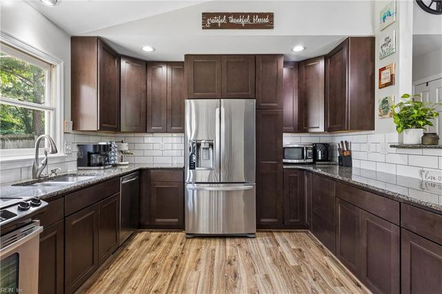 118 Lambert LN, Newport News, VA 23602