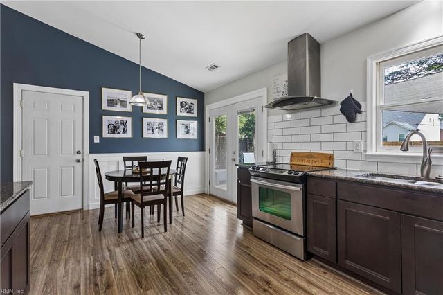 118 Lambert LN, Newport News, VA 23602