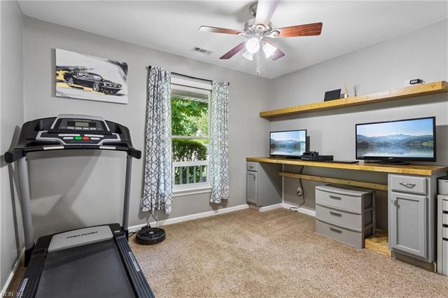 118 Lambert LN, Newport News, VA 23602