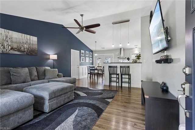 118 Lambert LN, Newport News, VA 23602