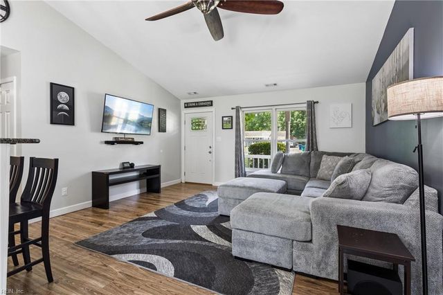 118 Lambert LN, Newport News, VA 23602