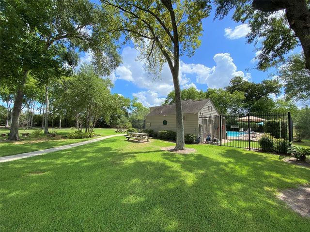 3827 Wood Stone Walk Drive, Houston, TX 77084