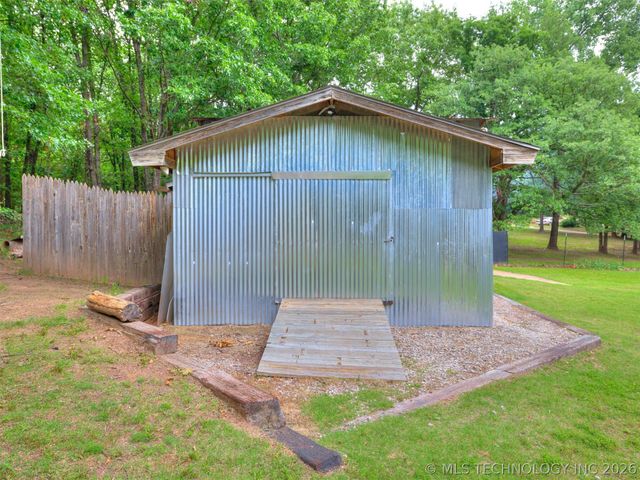 94 W Highland Drive, Sand Springs, OK 74063