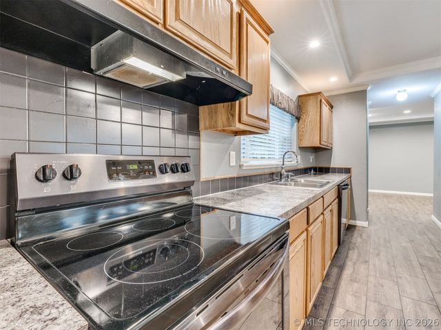 94 W Highland Drive, Sand Springs, OK 74063