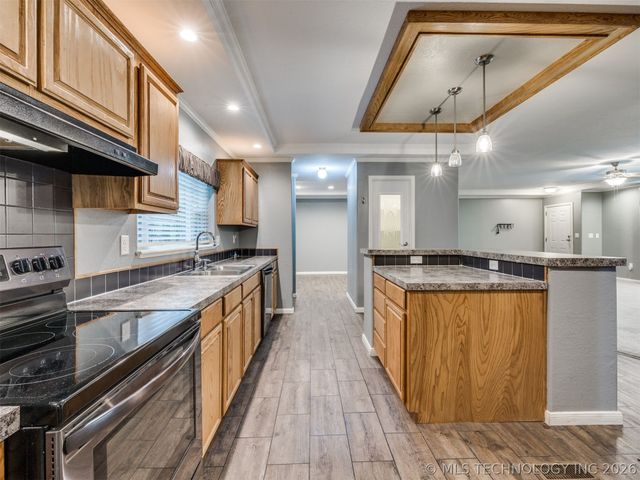 94 W Highland Drive, Sand Springs, OK 74063
