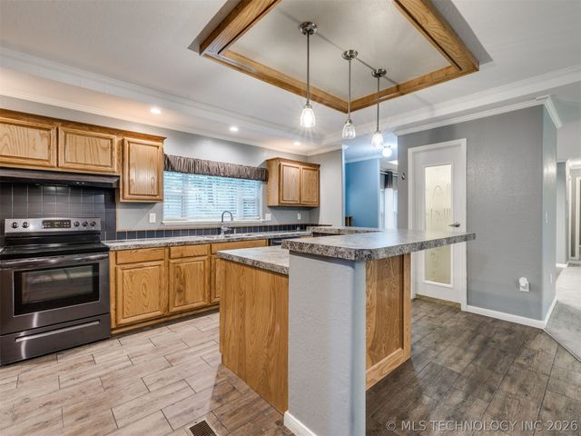 94 W Highland Drive, Sand Springs, OK 74063