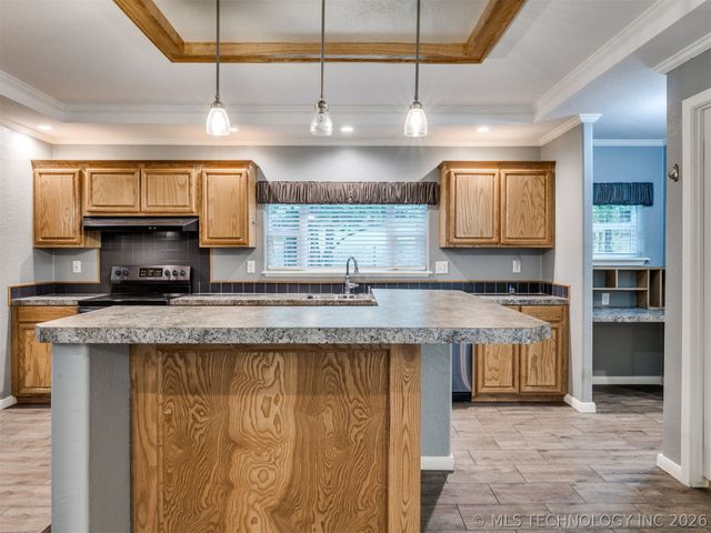 94 W Highland Drive, Sand Springs, OK 74063