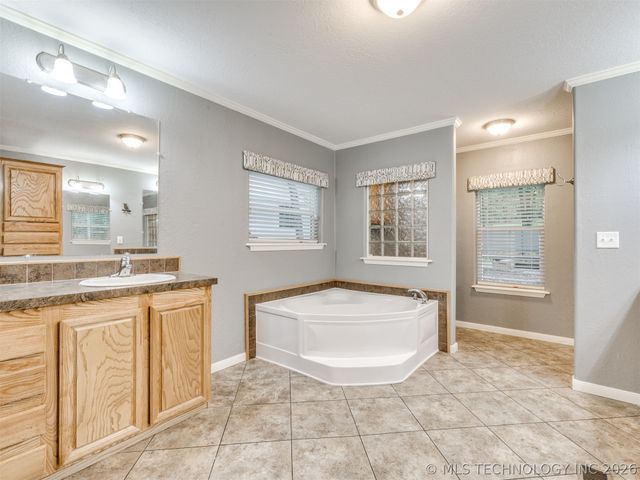 94 W Highland Drive, Sand Springs, OK 74063