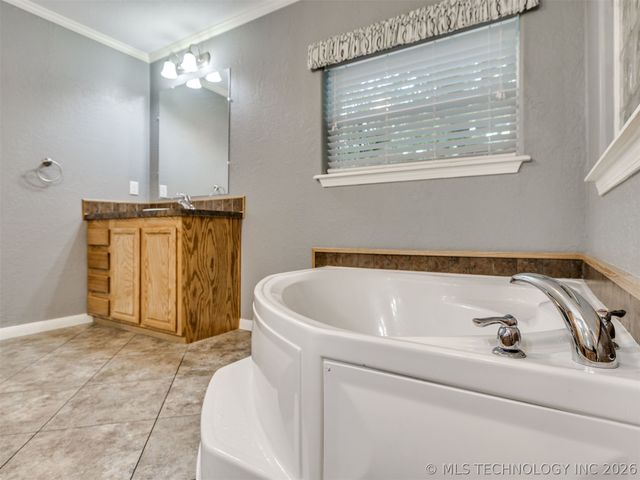94 W Highland Drive, Sand Springs, OK 74063
