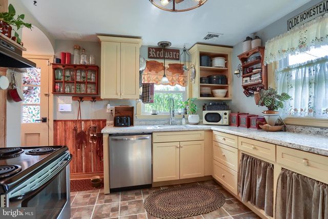 118 ELIZABETH ST, Millersville, PA 17551