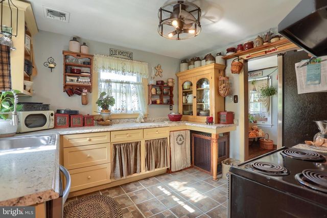 118 ELIZABETH ST, Millersville, PA 17551