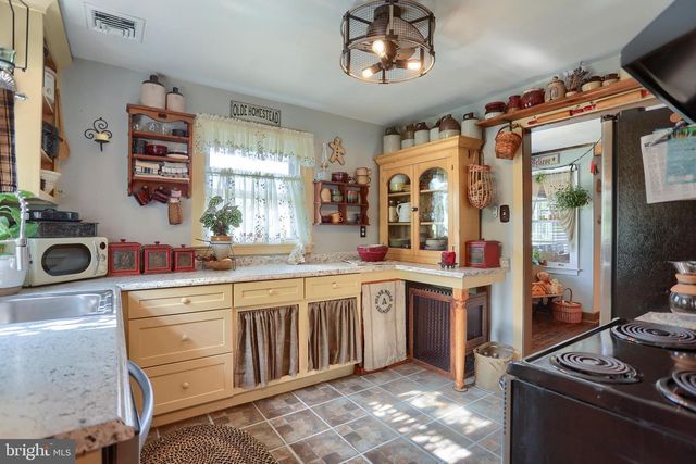 118 ELIZABETH ST, Millersville, PA 17551
