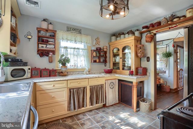 118 ELIZABETH ST, Millersville, PA 17551