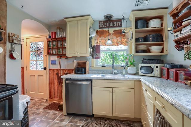 118 ELIZABETH ST, Millersville, PA 17551