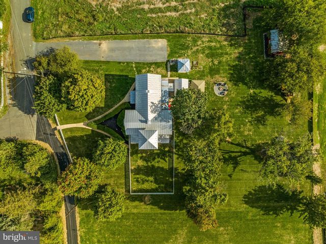 2239 SIXTH ST, Middletown, VA 22645