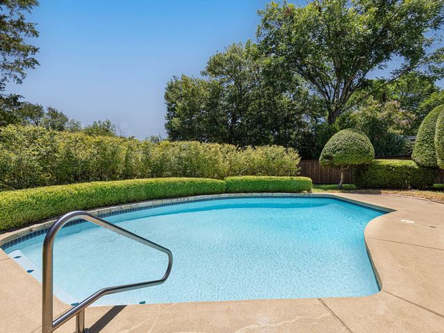 4805 Hildring Drive E, Fort Worth, TX 76109