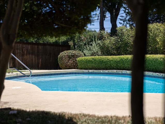 4805 Hildring Drive E, Fort Worth, TX 76109