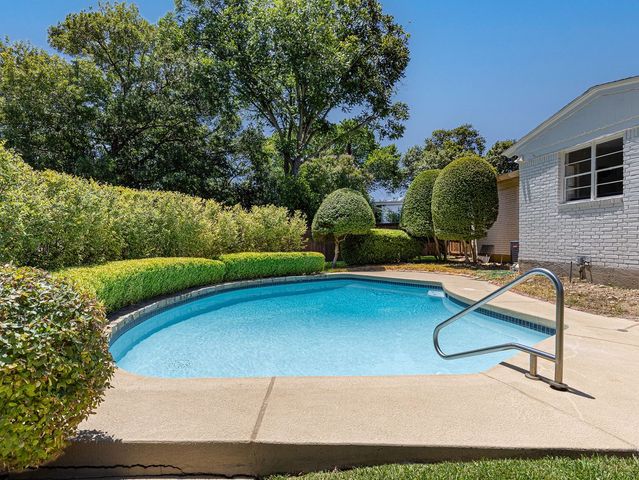 4805 Hildring Drive E, Fort Worth, TX 76109