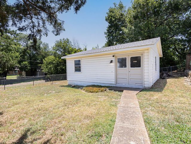 4805 Hildring Drive E, Fort Worth, TX 76109