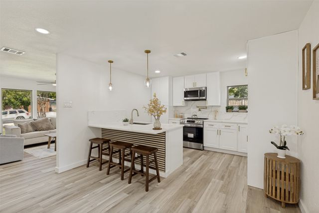 2930 Bellknoll Lane, Dallas, TX 75229