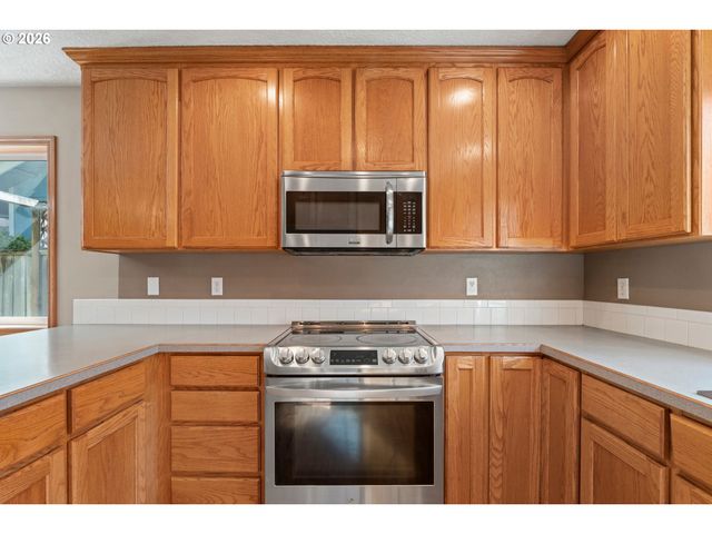 2535 12th Ave, Forest Grove, OR 97116