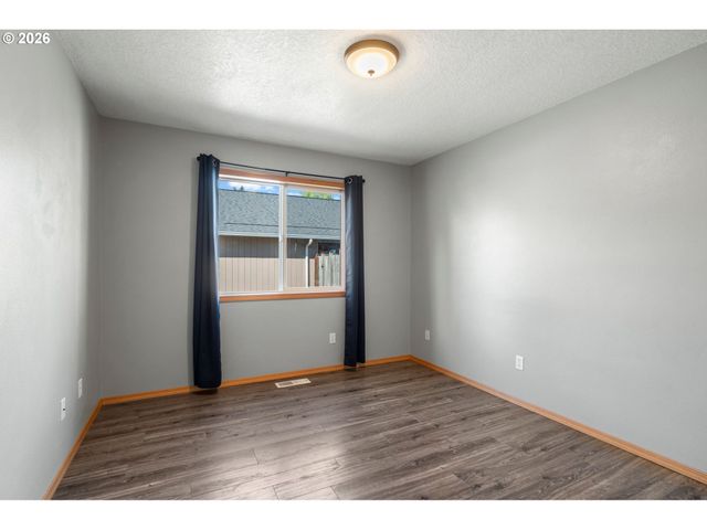 2535 12th Ave, Forest Grove, OR 97116