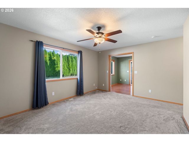 2535 12th Ave, Forest Grove, OR 97116