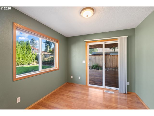 2535 12th Ave, Forest Grove, OR 97116