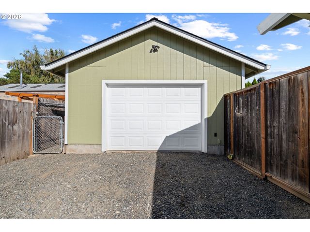 2535 12th Ave, Forest Grove, OR 97116