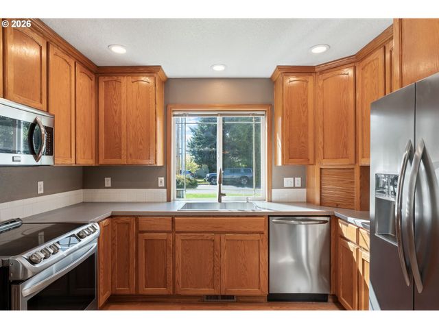 2535 12th Ave, Forest Grove, OR 97116