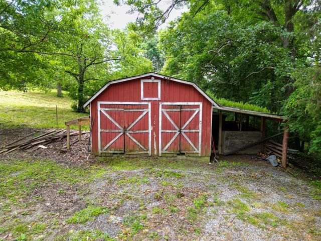 1094B Center Point Rd, Hendersonville, TN 37075