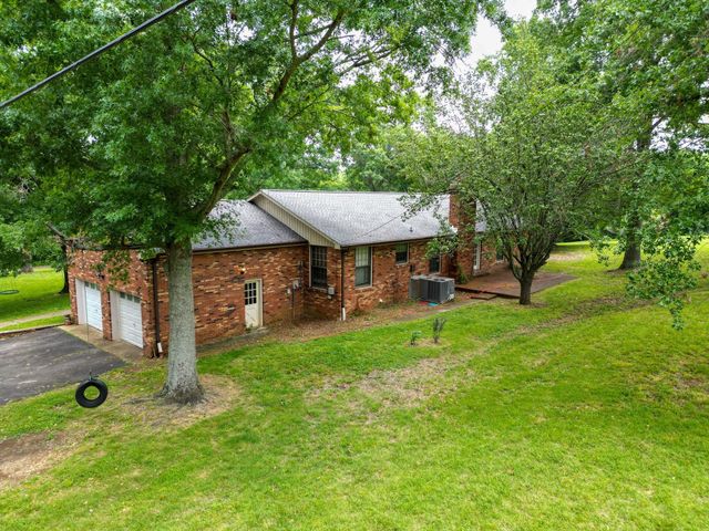 1094B Center Point Rd, Hendersonville, TN 37075