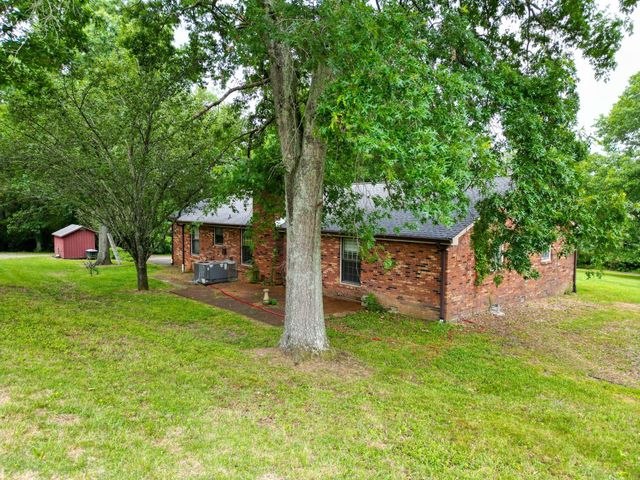 1094B Center Point Rd, Hendersonville, TN 37075