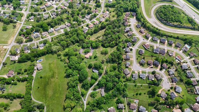 1094B Center Point Rd, Hendersonville, TN 37075