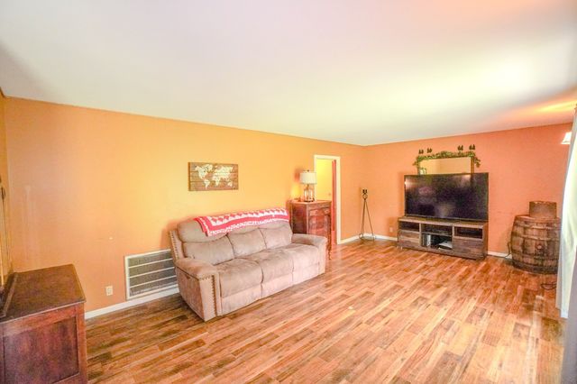 1094B Center Point Rd, Hendersonville, TN 37075