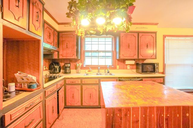 1094B Center Point Rd, Hendersonville, TN 37075