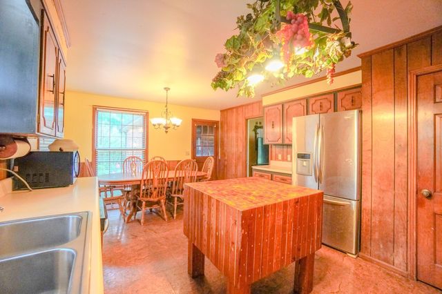1094B Center Point Rd, Hendersonville, TN 37075