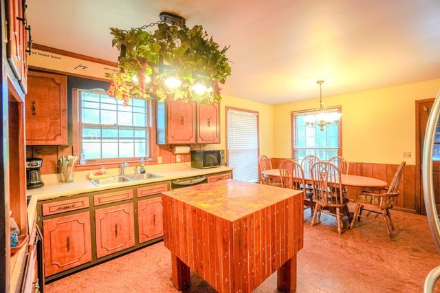 1094B Center Point Rd, Hendersonville, TN 37075
