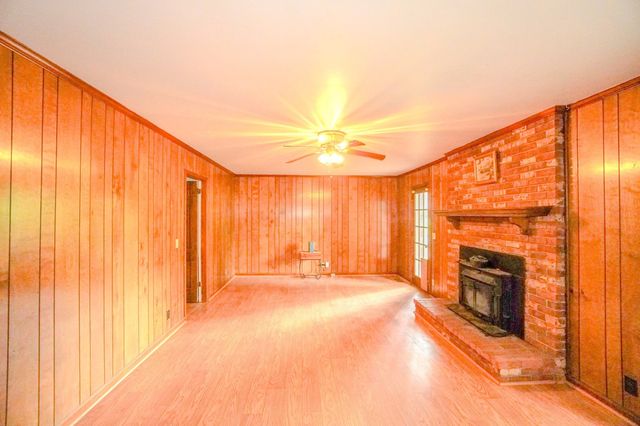 1094B Center Point Rd, Hendersonville, TN 37075
