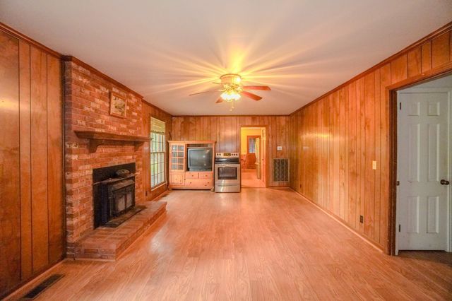 1094B Center Point Rd, Hendersonville, TN 37075
