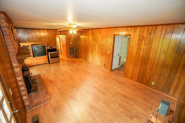 1094B Center Point Rd, Hendersonville, TN 37075