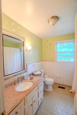 1094B Center Point Rd, Hendersonville, TN 37075