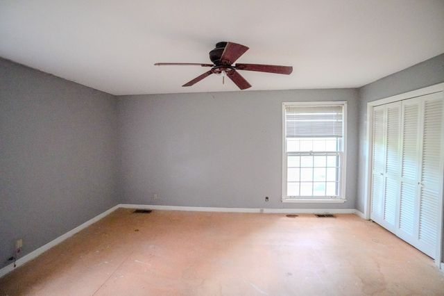 1094B Center Point Rd, Hendersonville, TN 37075
