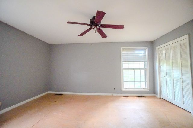 1094B Center Point Rd, Hendersonville, TN 37075