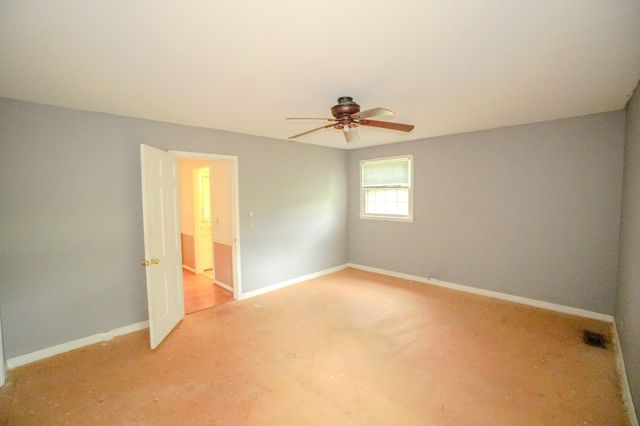 1094B Center Point Rd, Hendersonville, TN 37075