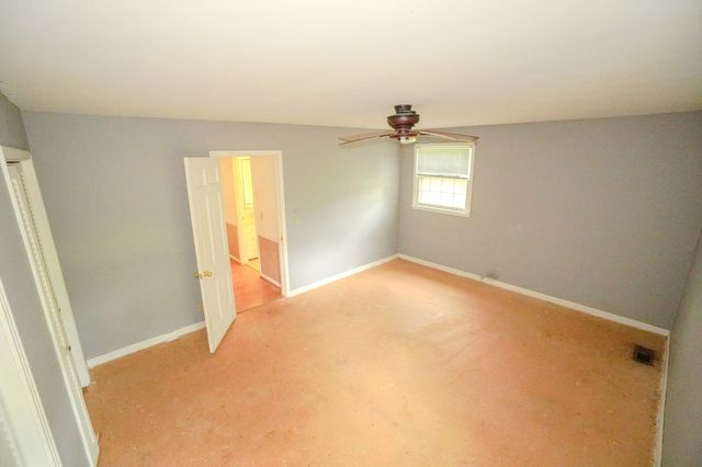 1094B Center Point Rd, Hendersonville, TN 37075